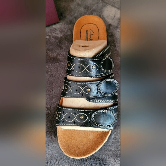Clark's Leisa Leather Sandals - Picture 1 of 3